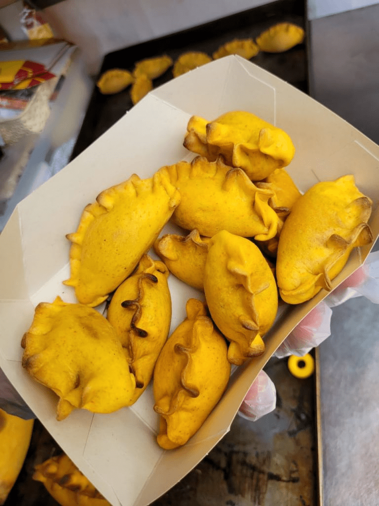 A saltenha é presença confirmada para o paladar.